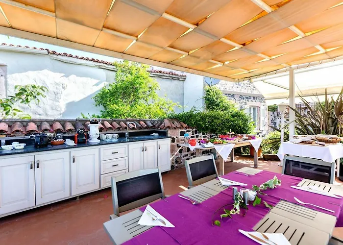 Begonvilla Evleri Aparthotel Ayvalik