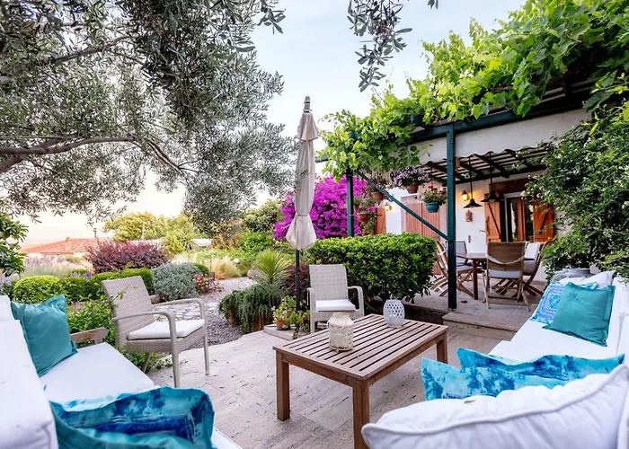 Begonvilla Evleri Ayvalik